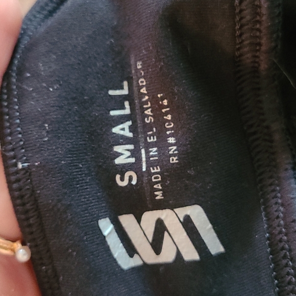 Second Skin Crop Leggings - Picture 3 of 3